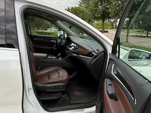 Used 2018 Buick Enclave Avenir w/ Avenir Technology Package AWD/4WD image 6
