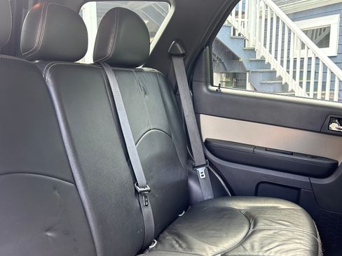 Used 2010 Mercury Mariner Premier AWD/4WD image 27