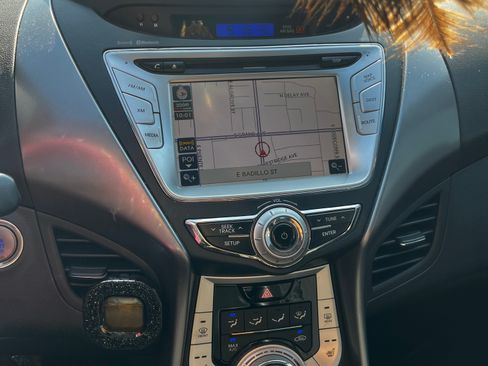 Used 2012 Hyundai Elantra Limited w/ Technology Pkg 5 FWD image 11