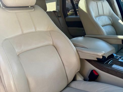 Used 2019 Land Rover Range Rover HSE image 9