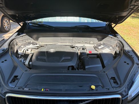 Used 2017 Volvo XC90 T6 Momentum w/ Vision Package image 13