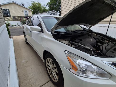 Used 2013 Nissan Altima 2.5 S FWD image 6