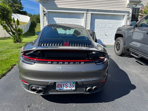 Used 2024 Porsche 911 Carrera 4 AWD/4WD image 11