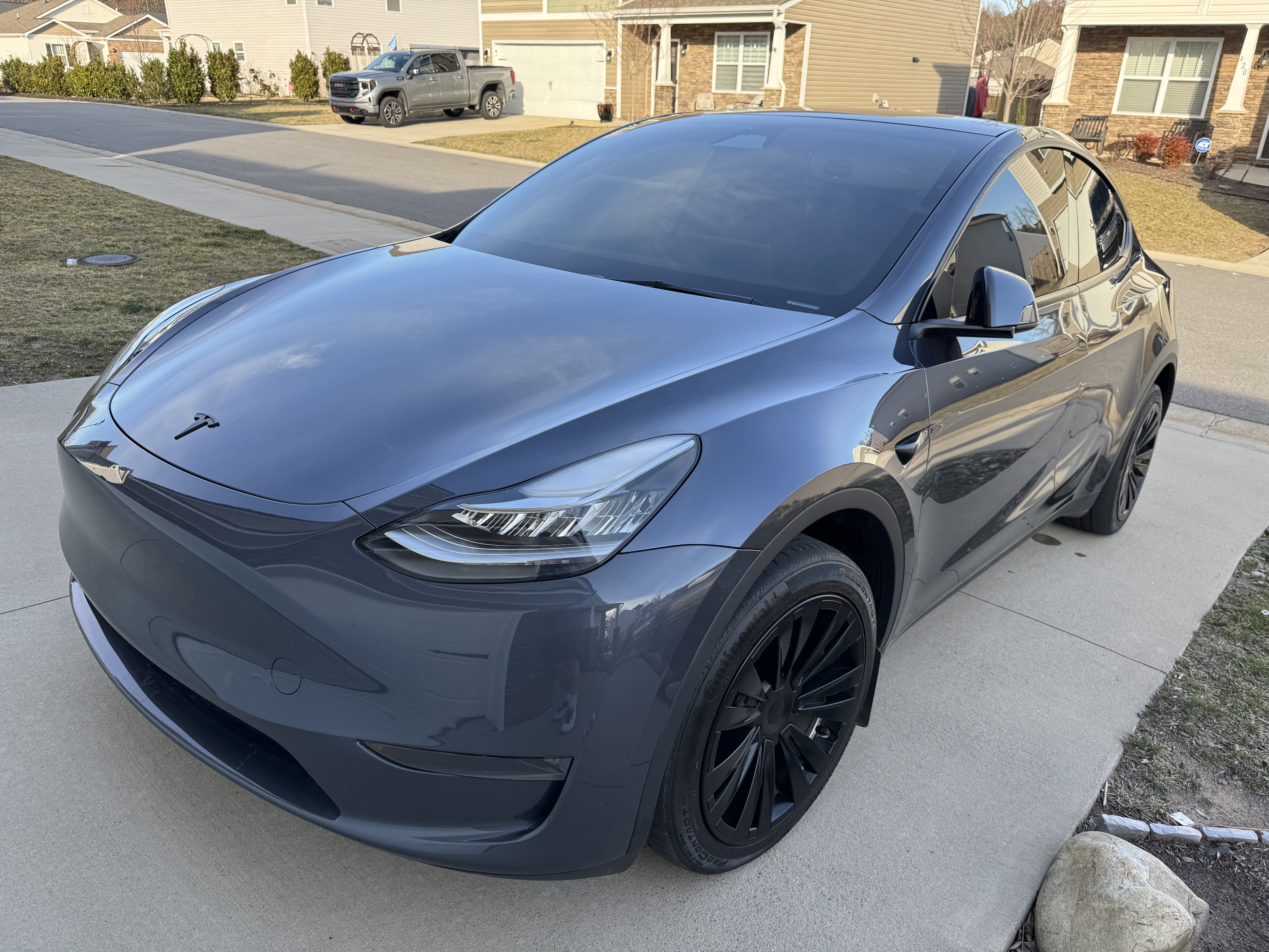 Used 2023 Tesla Model Y Long Range AWD/4WD image 1