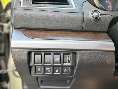 Used 2017 Subaru Outback 2.5i Touring AWD/4WD image 15