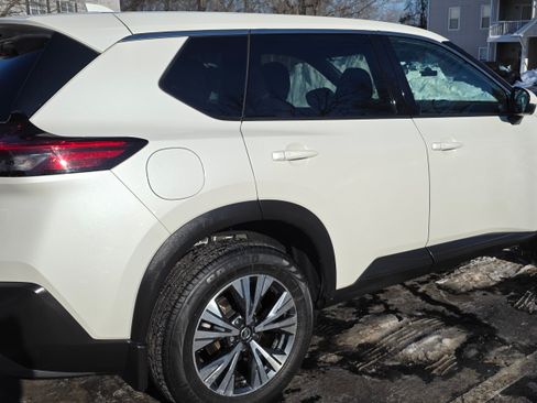 Used 2021 Nissan Rogue SV image 5