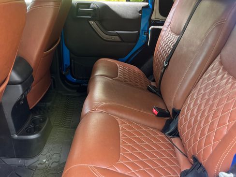 Used 2015 Jeep Wrangler Unlimited Sport w/ Quick Order Package 24S image 11