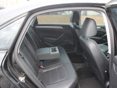 Used 2015 Volkswagen Passat 1.8T Wolfsburg Edition image 15