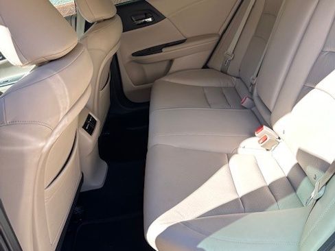 Used 2014 Honda Accord EX-L image 16