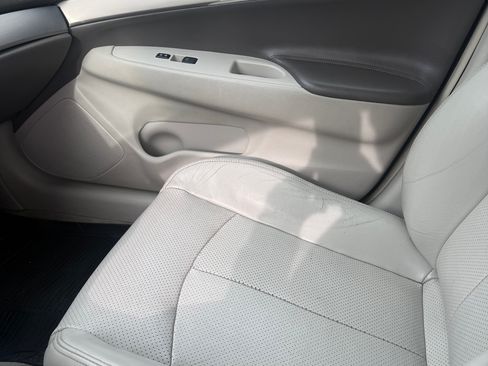 Used 2010 INFINITI G37 Journey image 11