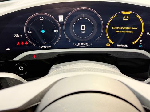 Used 2021 Porsche Taycan image 13