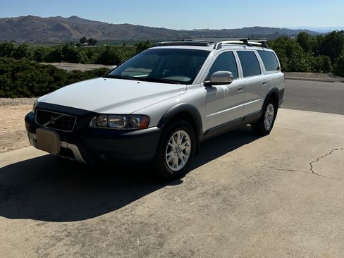 Used 2007 Volvo XC70 AWD/4WD image 4