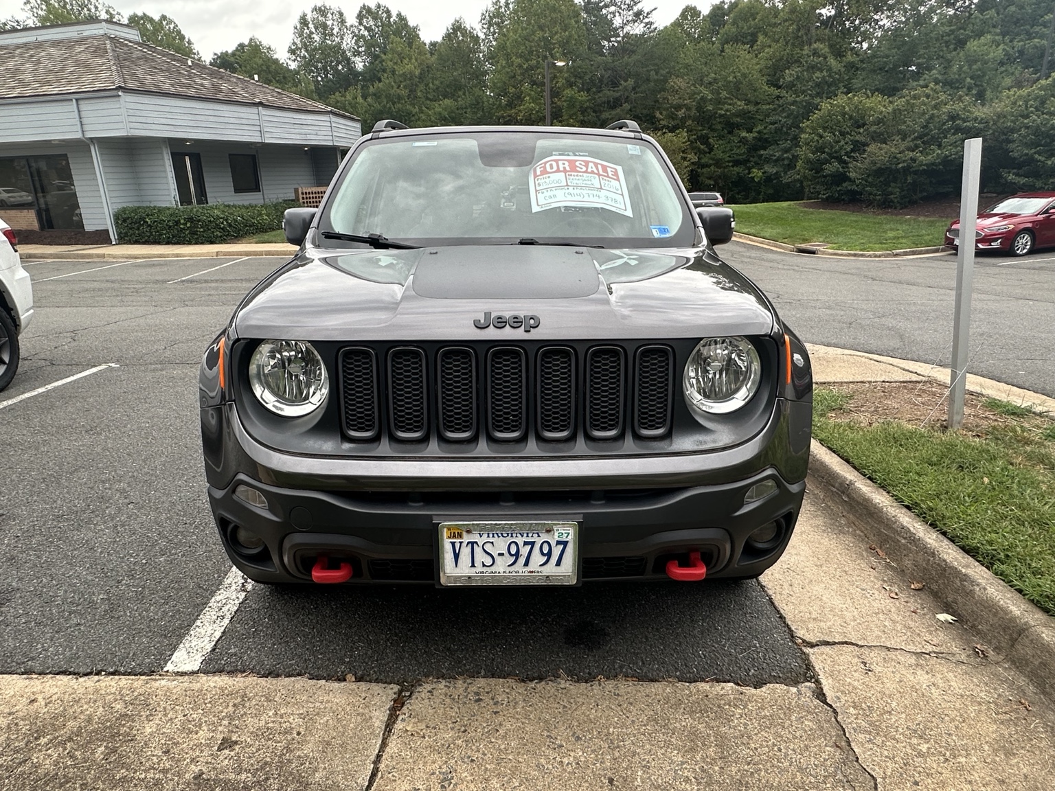 Used 2016 Jeep Renegade Trailhawk w/ Premium Trailhawk Package AWD/4WD image 2