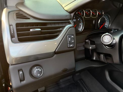 Used 2019 Chevrolet Suburban LT image 14