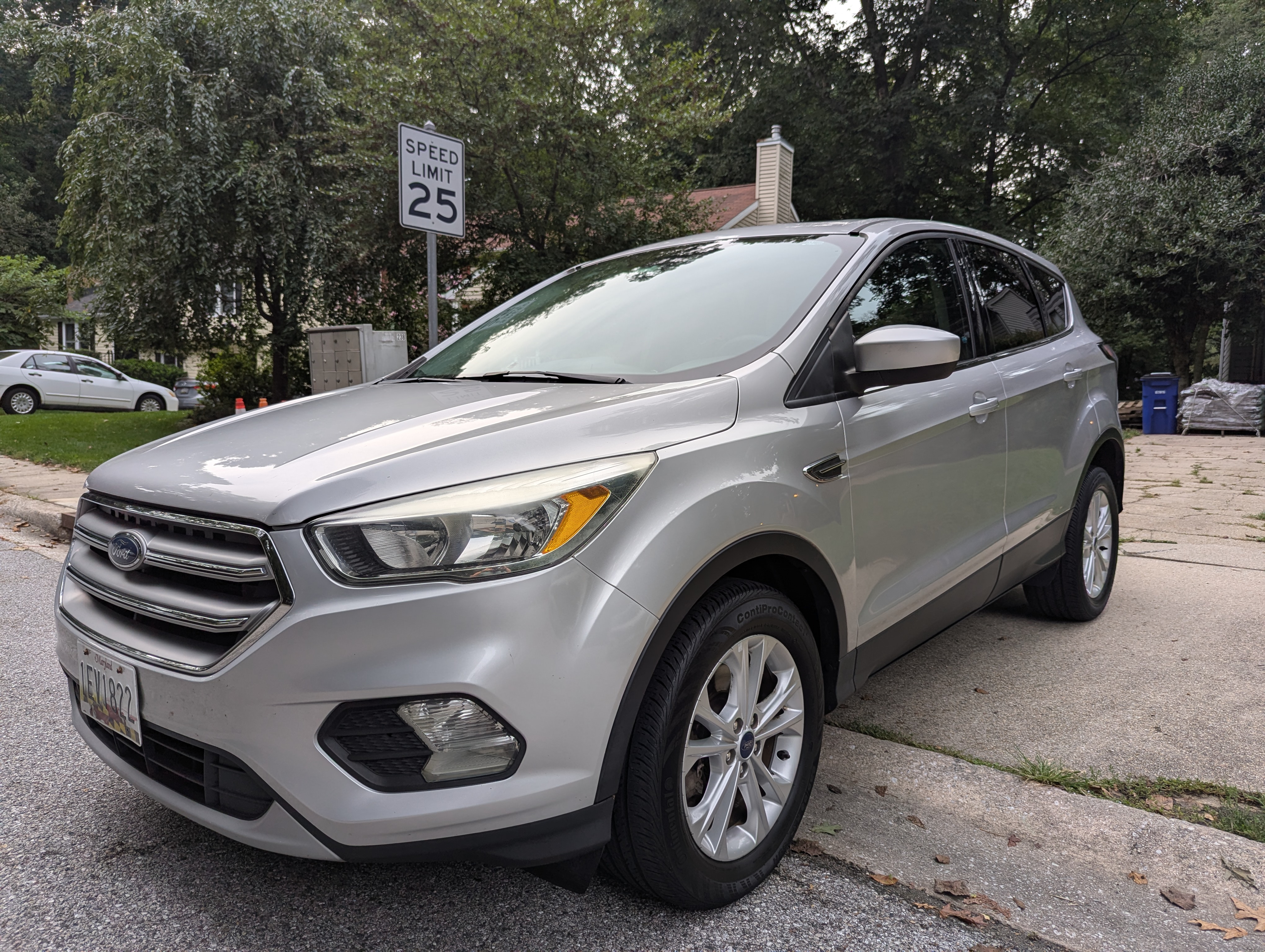 Used 2017 Ford Escape SE AWD/4WD image 1