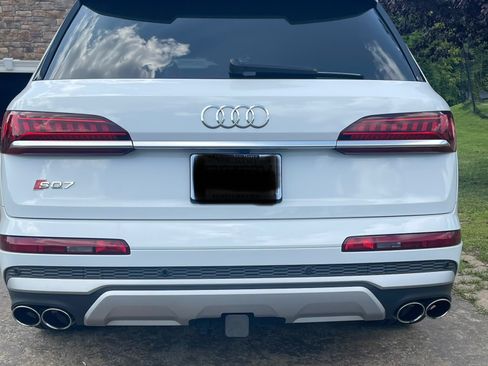 Used 2021 Audi SQ7 Premium Plus w/ Driver Assistance Package image 4