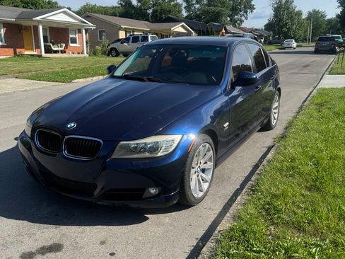 Used 2011 BMW 328i xDrive Sedan AWD/4WD image 1