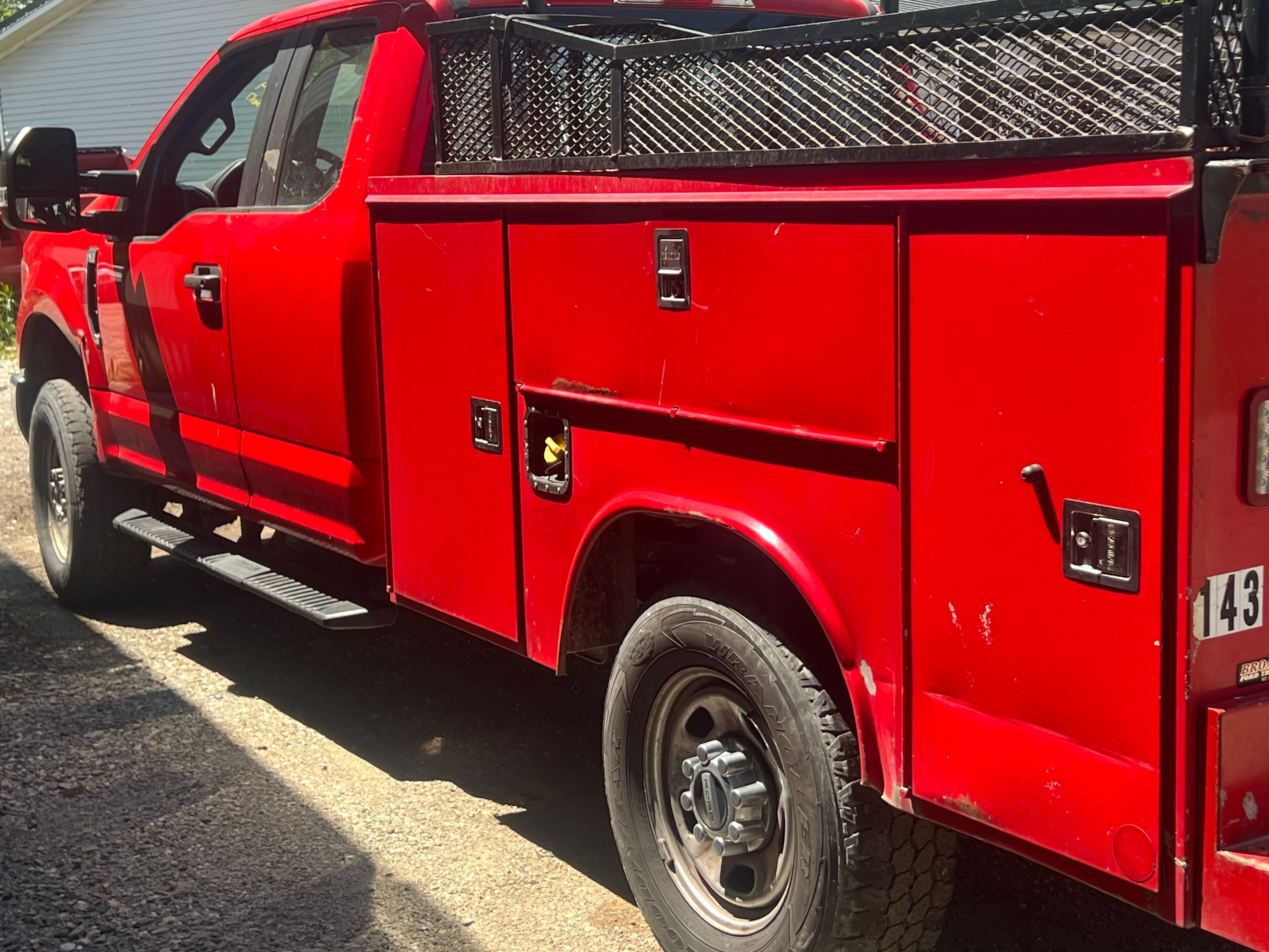 Used 2017 Ford F350 XL AWD/4WD image 9