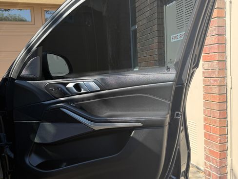 Used 2021 BMW X7 M50i w/ Dynamic Handling Package AWD/4WD image 32