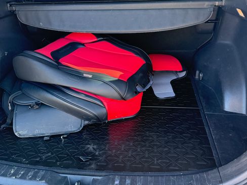 Used 2020 Toyota RAV4 XLE image 18