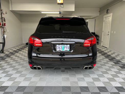 Used 2014 Porsche Cayenne Turbo S image 5