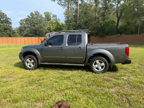 Used 2006 Nissan Frontier LE RWD image 9