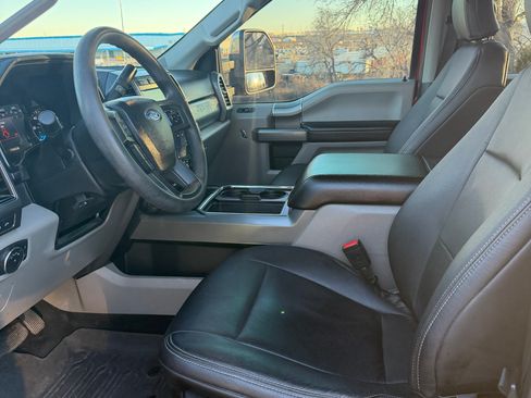 Used 2021 Ford F250 XLT w/ XLT Premium Package image 6