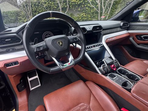 Used 2019 Lamborghini Urus image 13