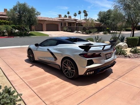 Used 2023 Chevrolet Corvette Stingray Preferred Conv w/ Z51 Performance Package RWD image 2