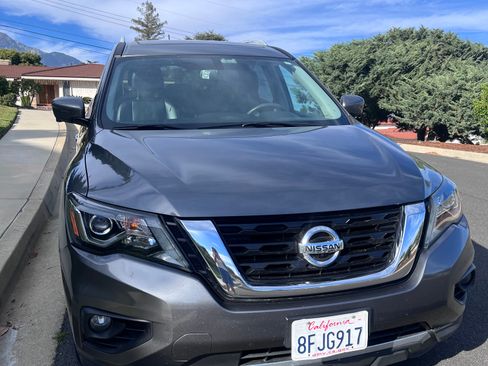Used 2018 Nissan Pathfinder SL w/ SL Premium Package AWD/4WD image 5