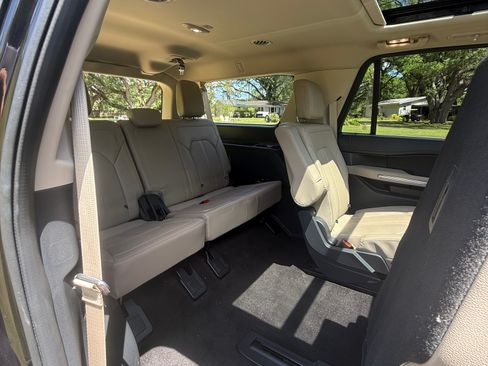 Used 2023 Ford Expedition Max Limited image 15