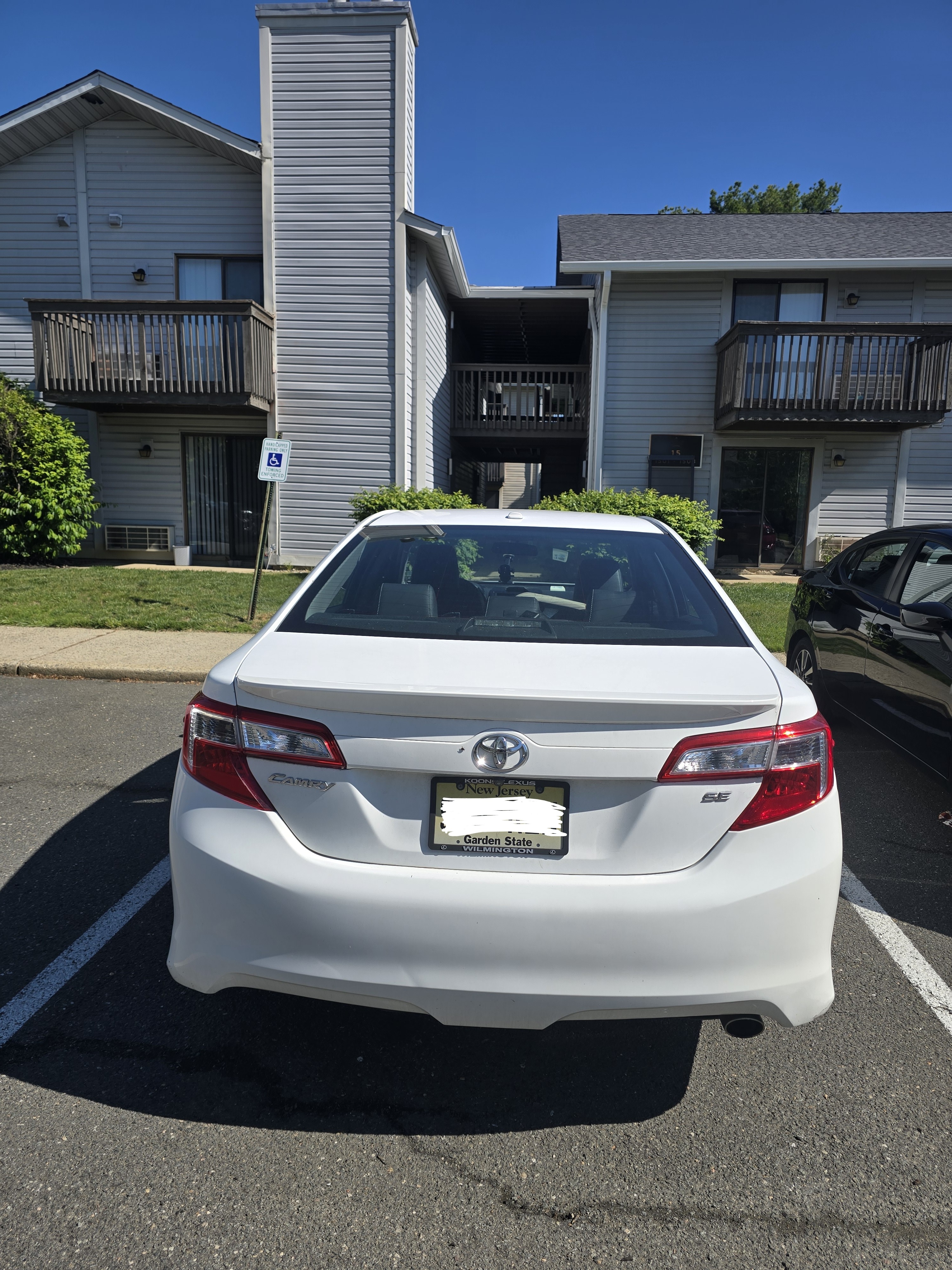 Used 2013 Toyota Camry SE FWD image 5