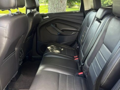 Used 2015 Ford Escape SE w/ Equipment Group 201A FWD image 13