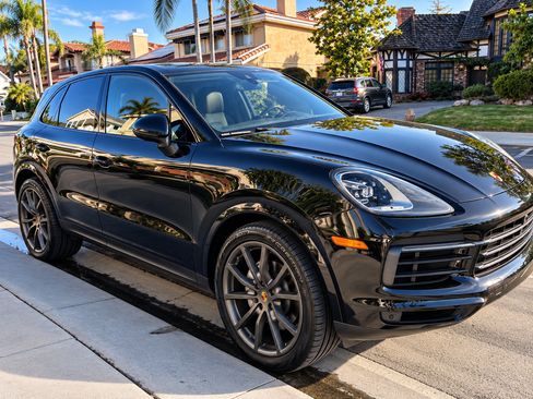Used 2019 Porsche Cayenne AWD/4WD image 5