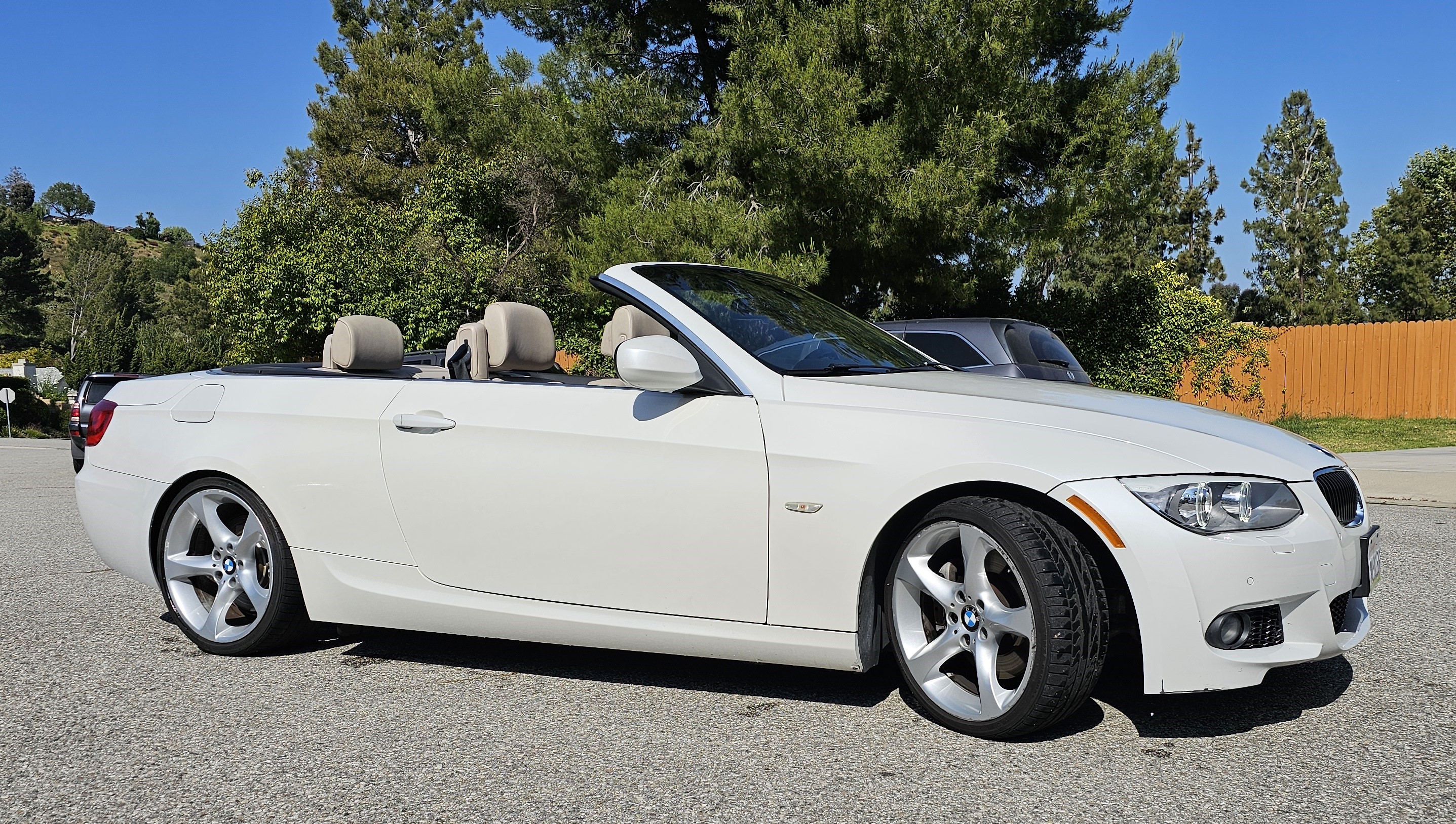 Used 2013 BMW 335i Convertible RWD image 1