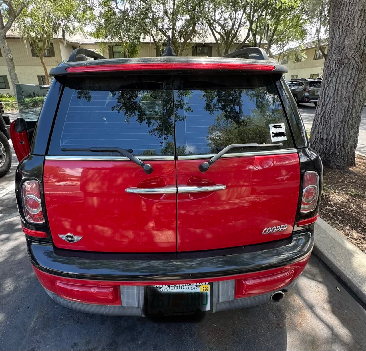 Used 2012 MINI Cooper Clubman FWD image 5