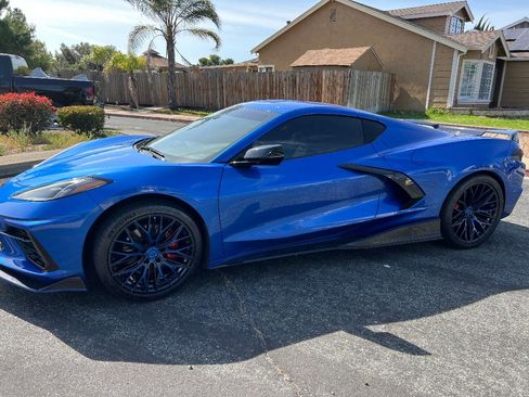Used 2021 Chevrolet Corvette Stingray Coupe w/ Engine Appearance Package RWD image 1