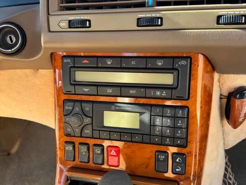 Used 2001 Mercedes-Benz SL 500 image 9