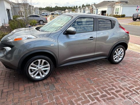 Used 2012 Nissan Juke SV image 2