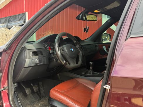 Used 2009 BMW 328i xDrive Wagon image 9