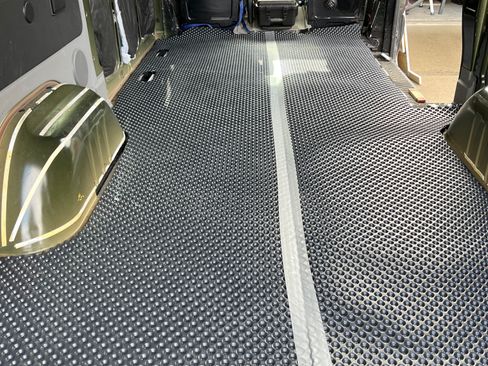 Used 2017 Mercedes-Benz Sprinter 2500 image 8