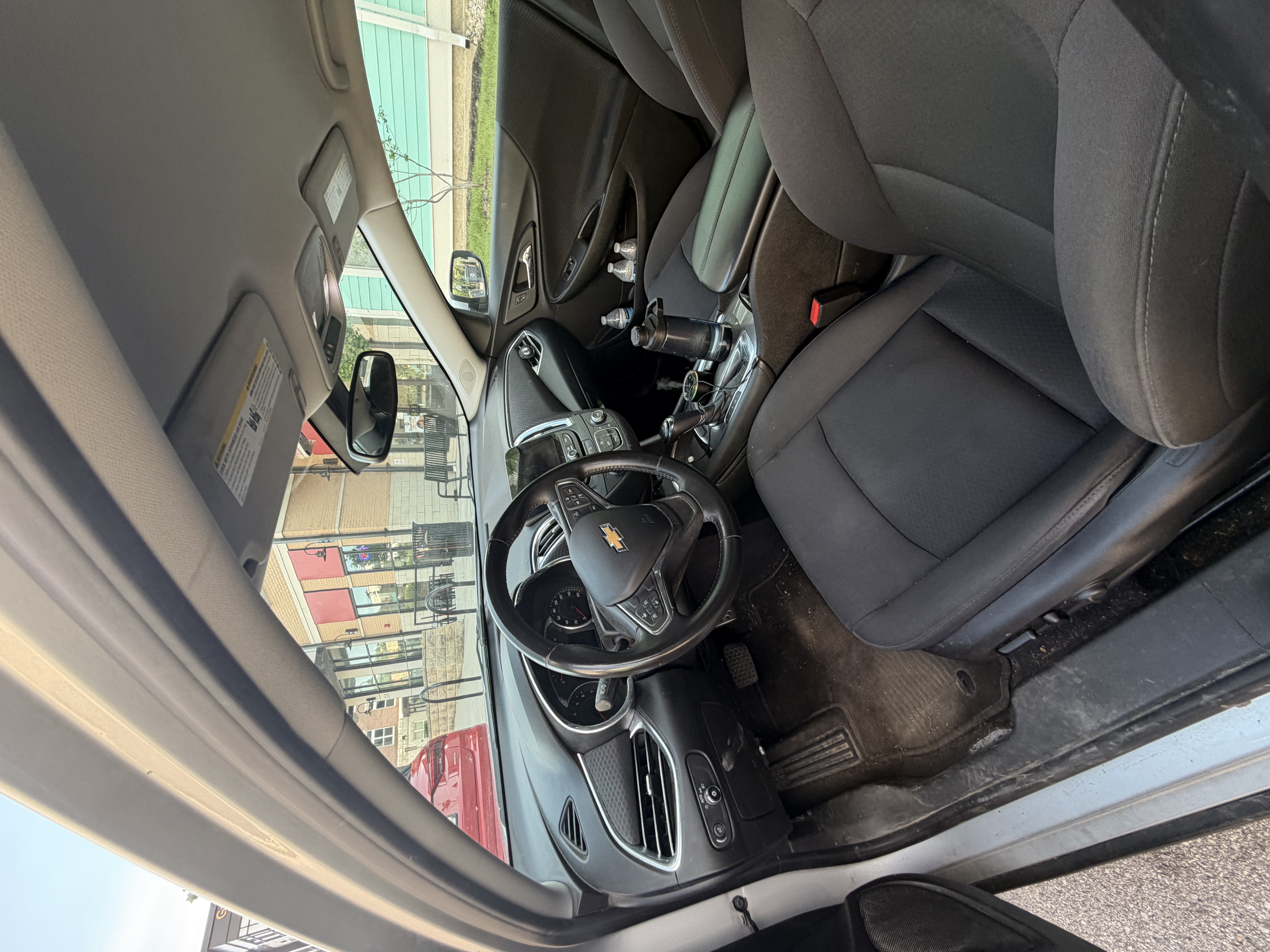 Used 2017 Chevrolet Malibu LT FWD image 9
