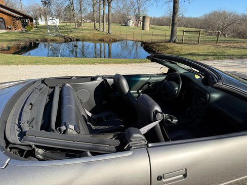 Used 2002 Chevrolet Camaro Z28 image 12