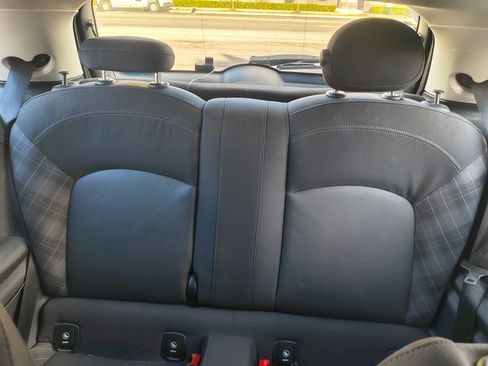 Used 2016 MINI Cooper 2-Door Hardtop image 8