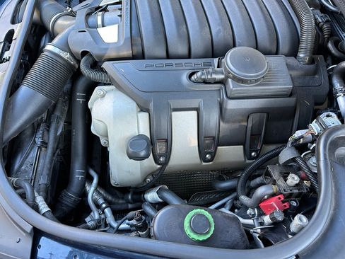 Used 2010 Porsche Panamera 4S image 16