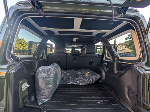 Used 2022 Jeep Wrangler Unlimited Rubicon w/ Xtreme Recon 35" Tire Package image 8