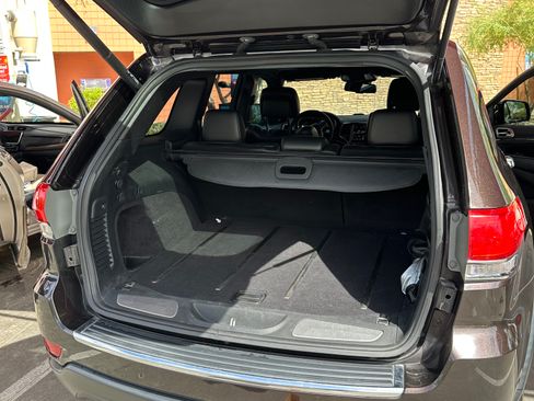 Used 2016 Jeep Grand Cherokee Limited image 12