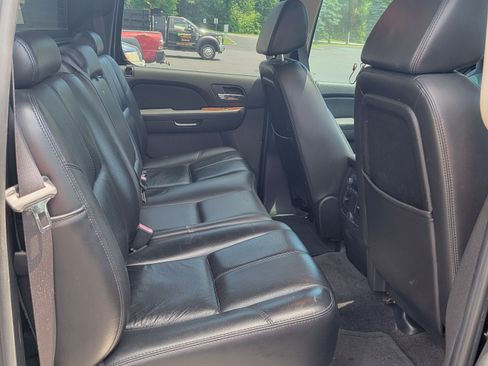 Used 2007 Chevrolet Avalanche LTZ w/ LTZ Preferred Equipment Group image 4