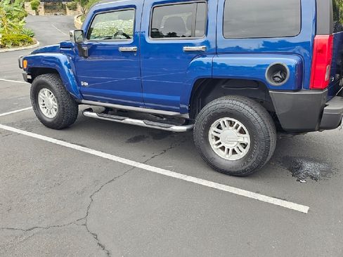 Used 2006 HUMMER H3 image 2
