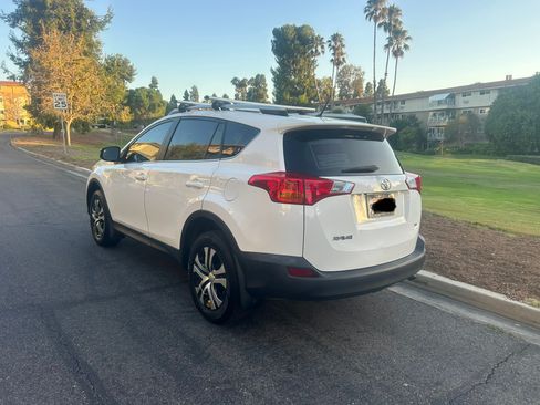 Used 2014 Toyota RAV4 LE FWD image 5
